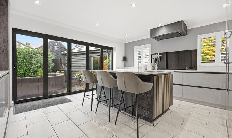 4 Bedroom House - Image 2