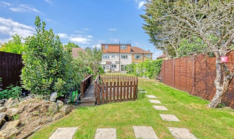 5 Bedroom House - Image 2