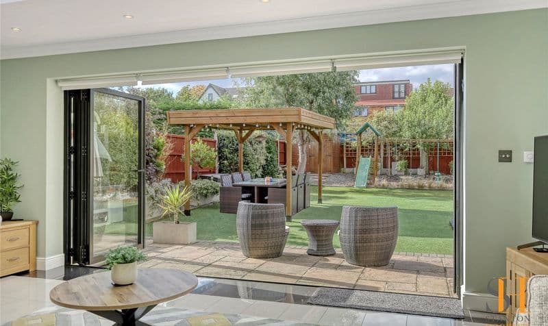 4 Bedroom House - Image 5