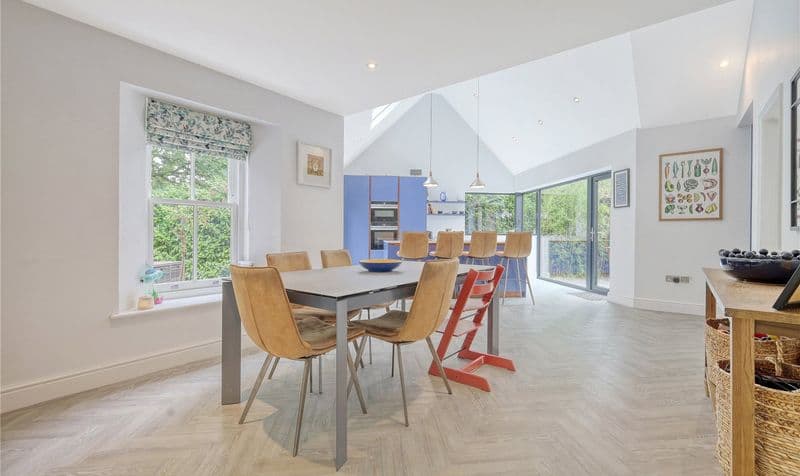 5 Bedroom Other - Image 4