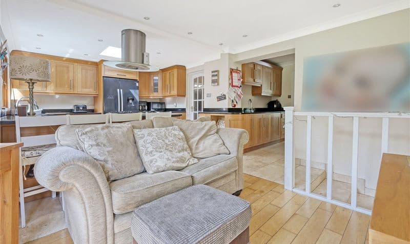 5 Bedroom House - Image 4