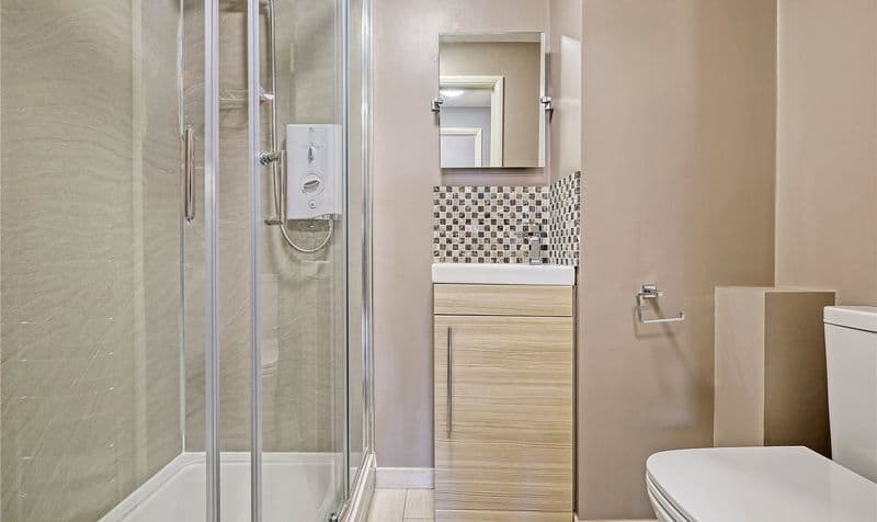 4 Bedroom House - Image 4