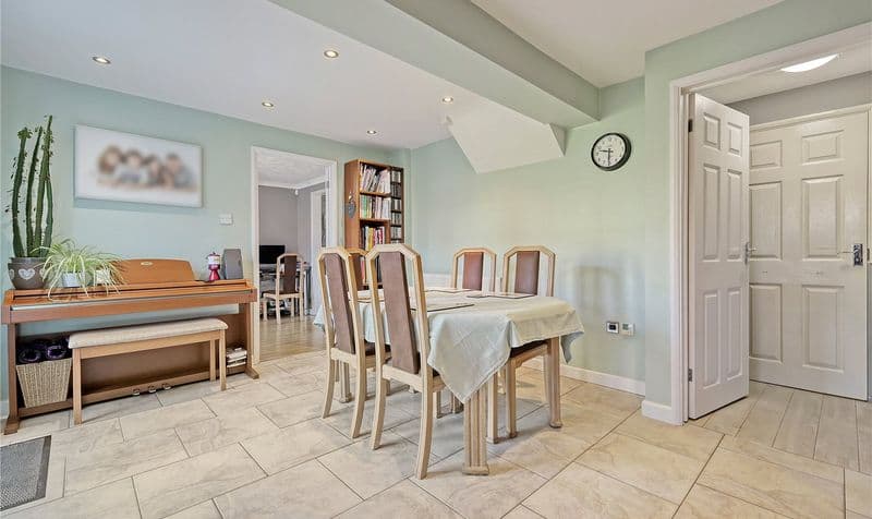 4 Bedroom House - Image 5