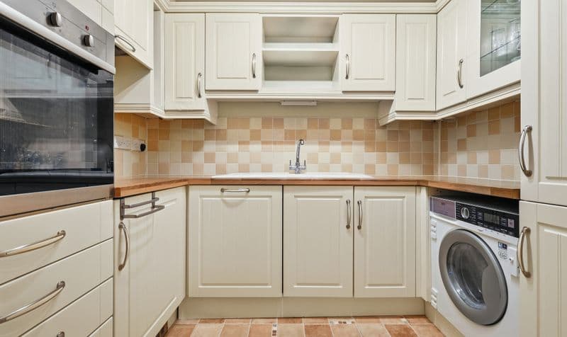 3 Bedroom Retirement Property - Image 3