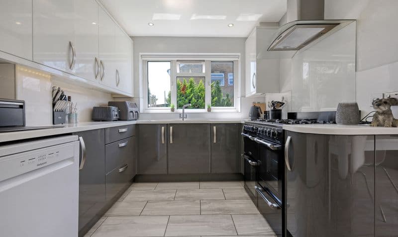 4 Bedroom House - Image 4