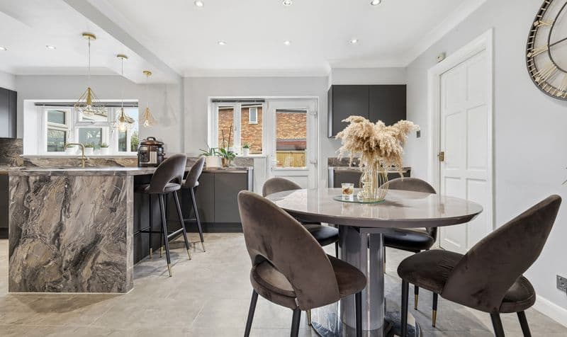 4 Bedroom House - Image 4