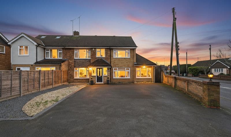 4 Bedroom House - Image 2